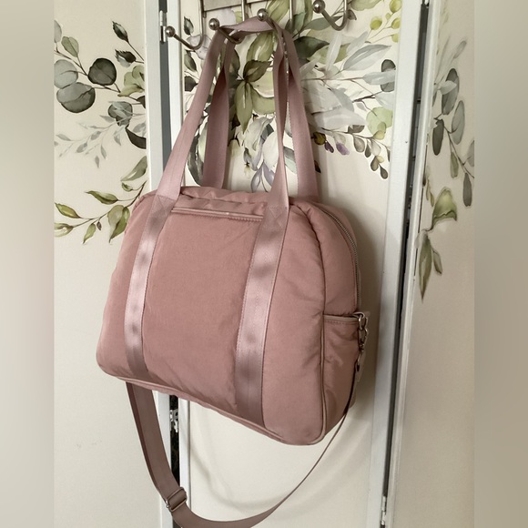 🧳 ISAAC MIZRAHI overnight bag weekender pink EUC - Picture 2 of 12